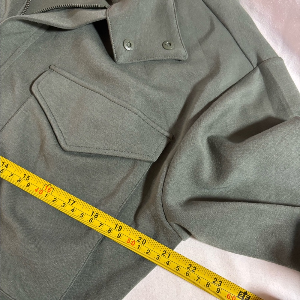 Yogalicious Sage Utility Jacket - Picture 8 of 9